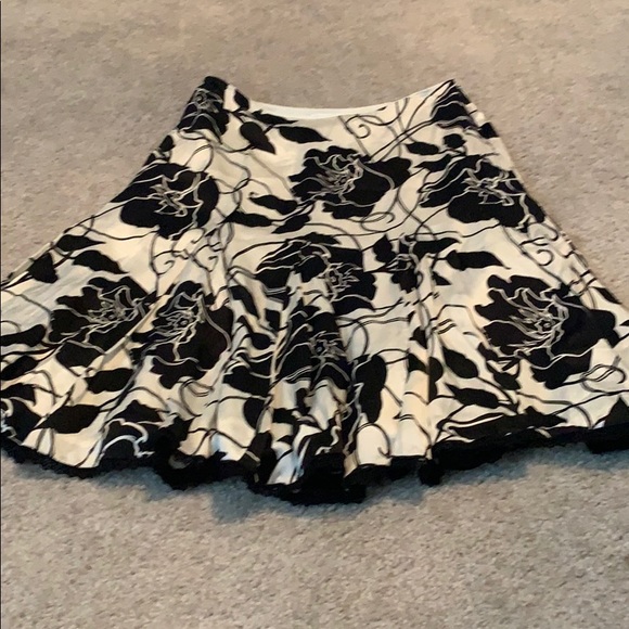 White House Black Market Dresses & Skirts - White House Black Market skirt